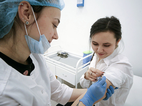 В Словакии ввели штрафы за внеочередную вакцинацию от COVID-19